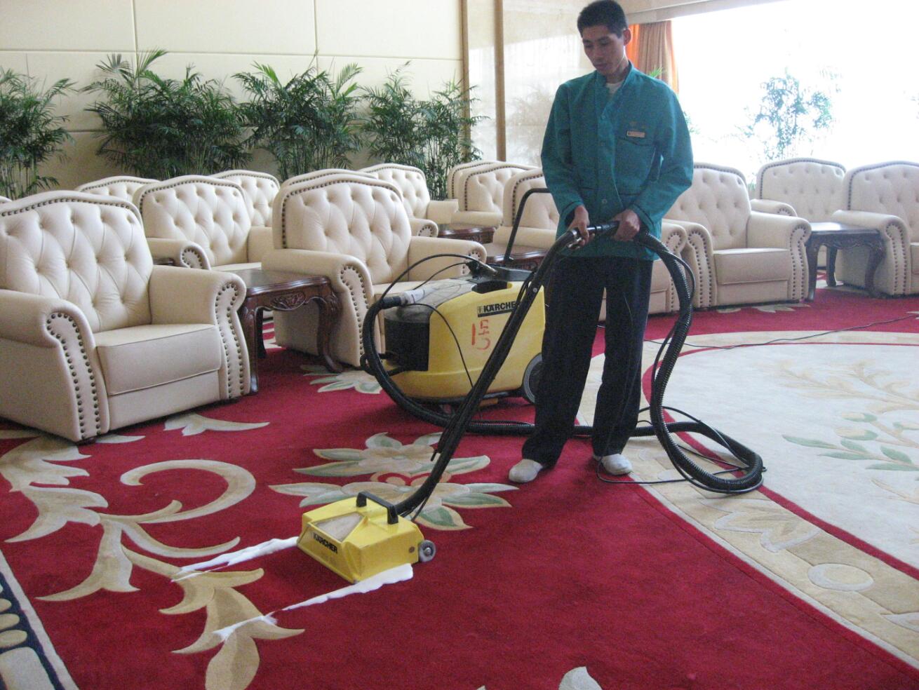 地毯干洗和打泡清洗
